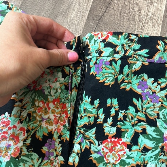 Topshop Shorts Floral Black and White size 4 - Picture 3 of 6